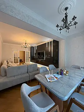 Satılır 2 otaqlı mənzil 117 m²