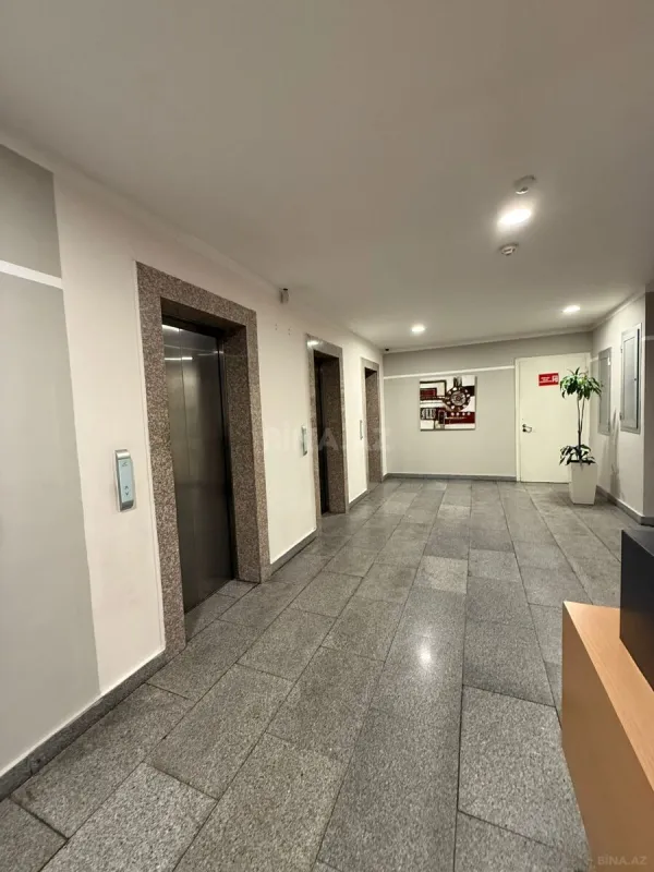 Satılır 2 otaqlı mənzil 117 m²