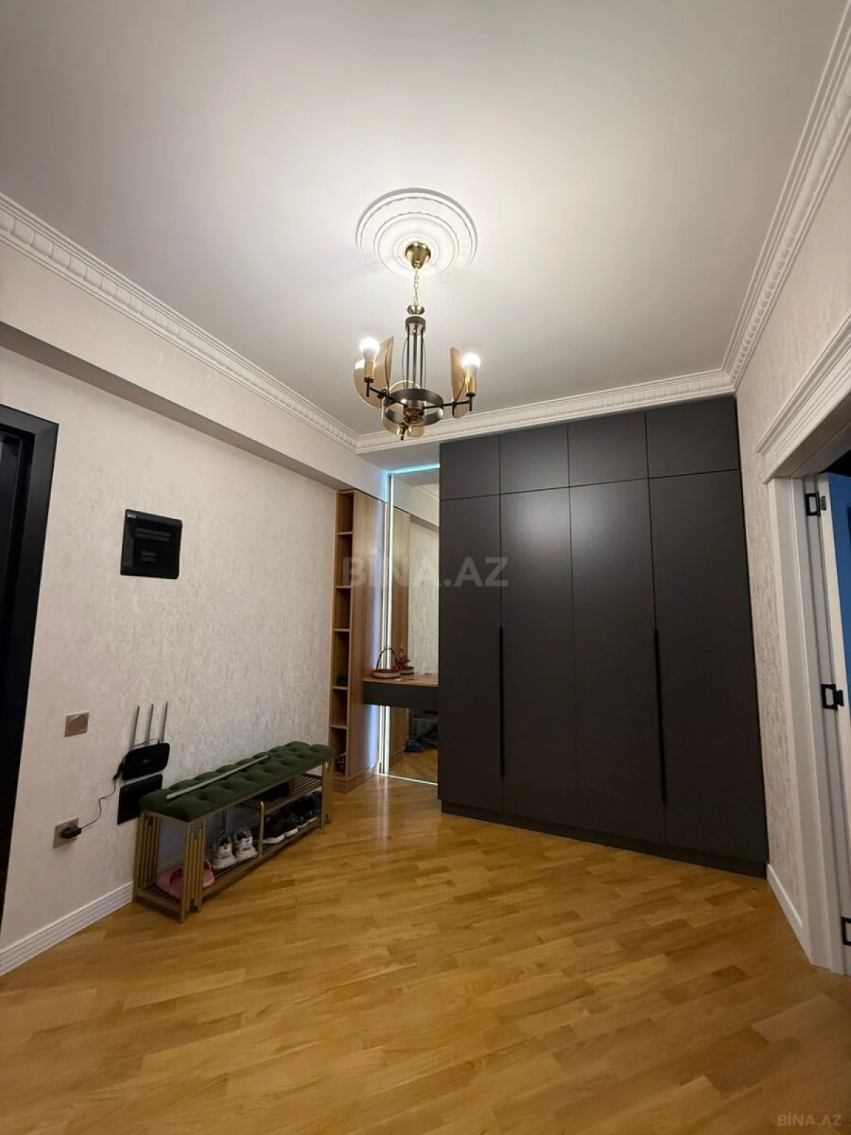 Satılır 2 otaqlı mənzil 117 m²