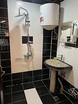 Kirayə verilir 2 otaqlı mənzil 44 m²