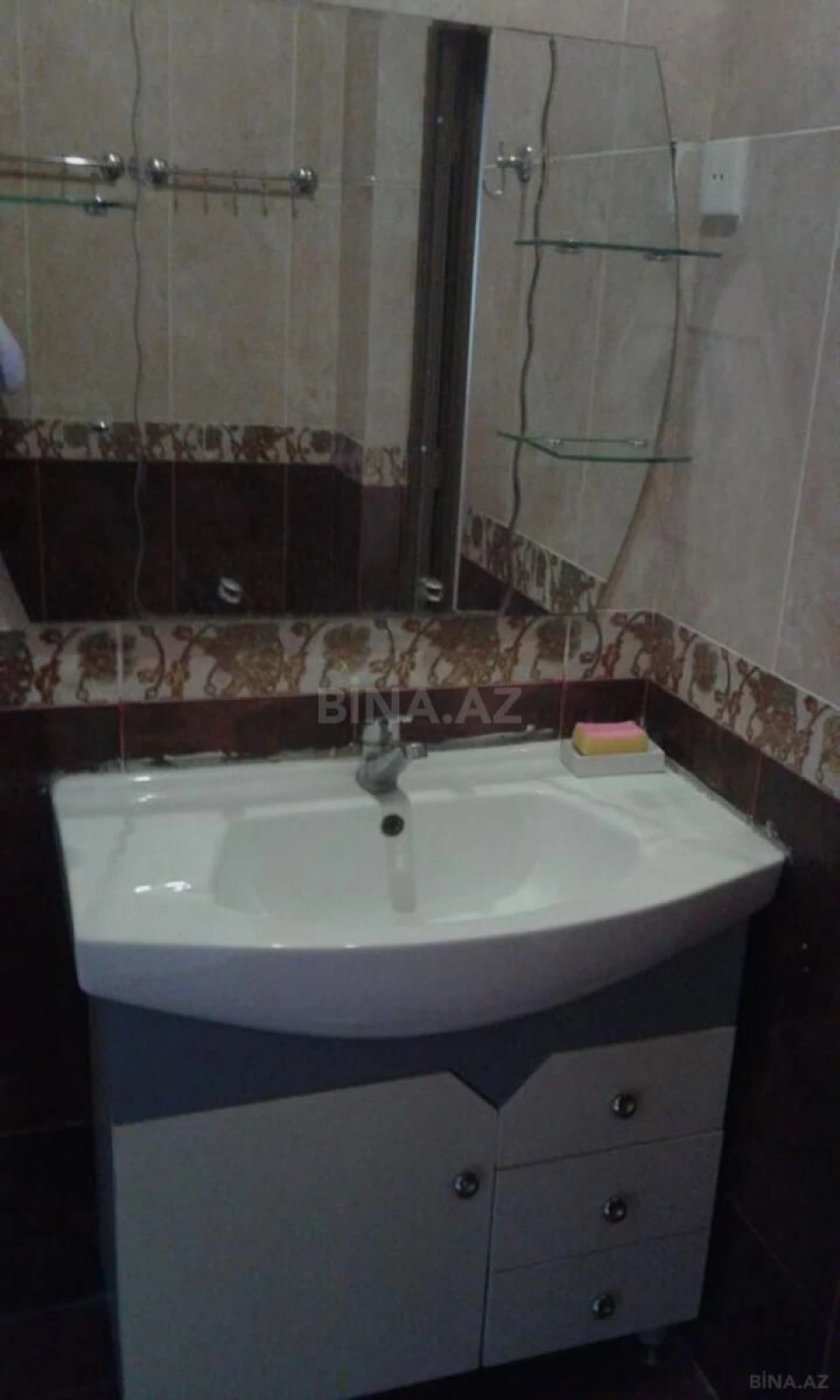 Kirayə verilir 3 otaqlı mənzil 120 m²