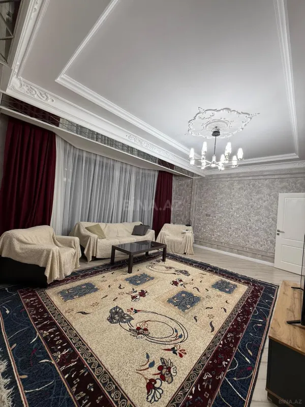 Kirayə verilir 2 otaqlı mənzil 106 m²