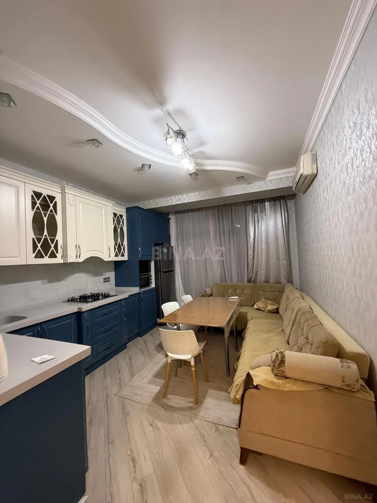 Kirayə verilir 2 otaqlı mənzil 106 m²