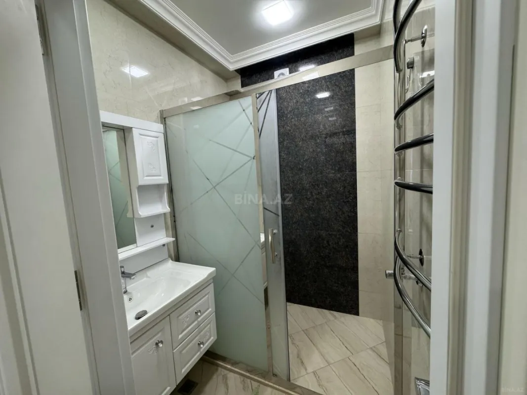 Kirayə verilir 2 otaqlı mənzil 106 m²