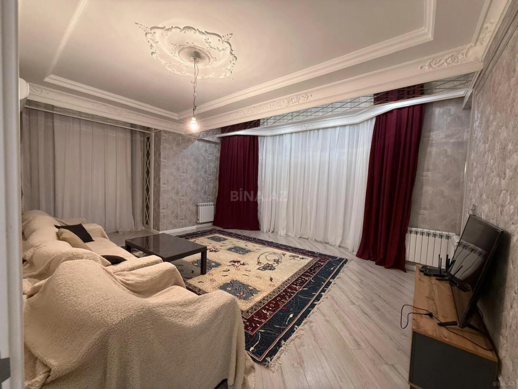 Kirayə verilir 2 otaqlı mənzil 106 m²