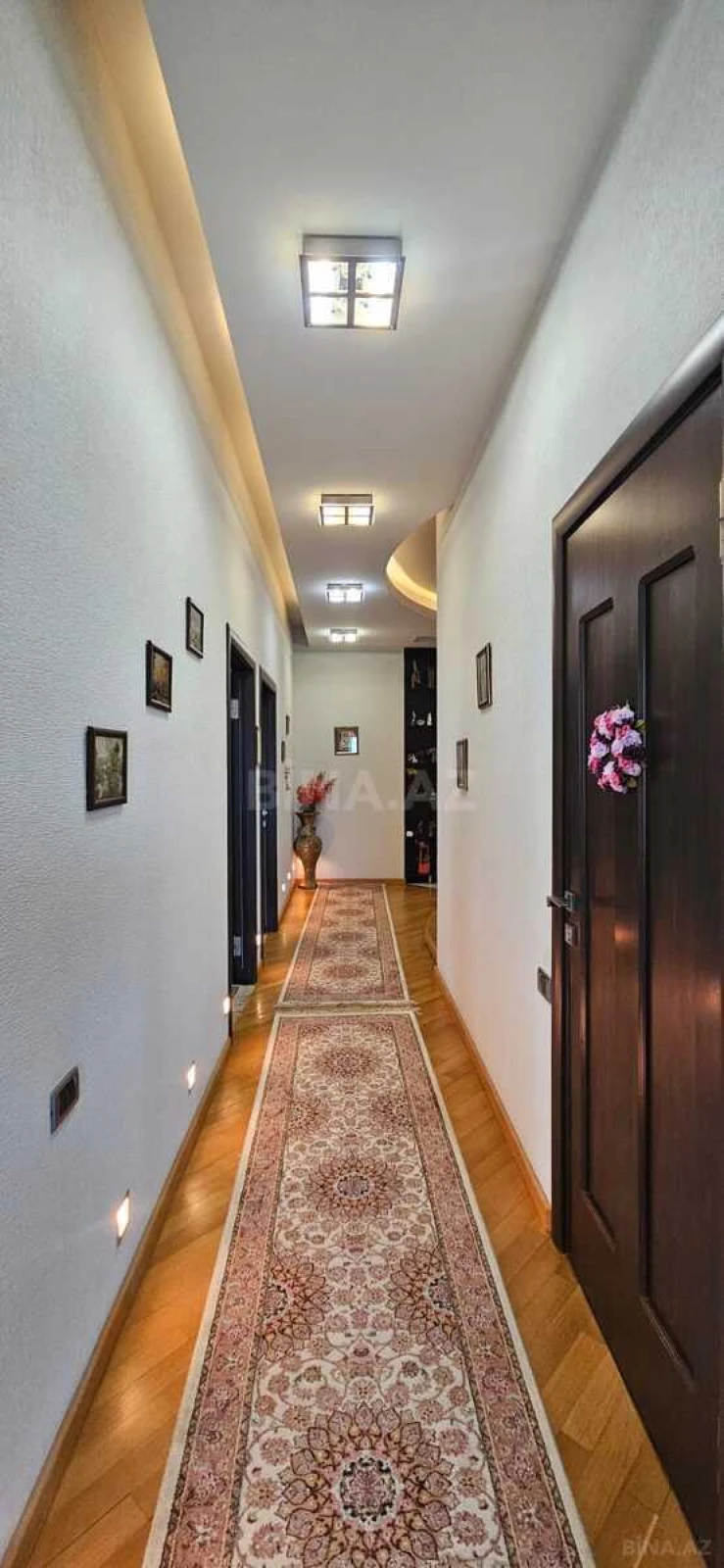 Satılır 3 otaqlı mənzil 137 m²