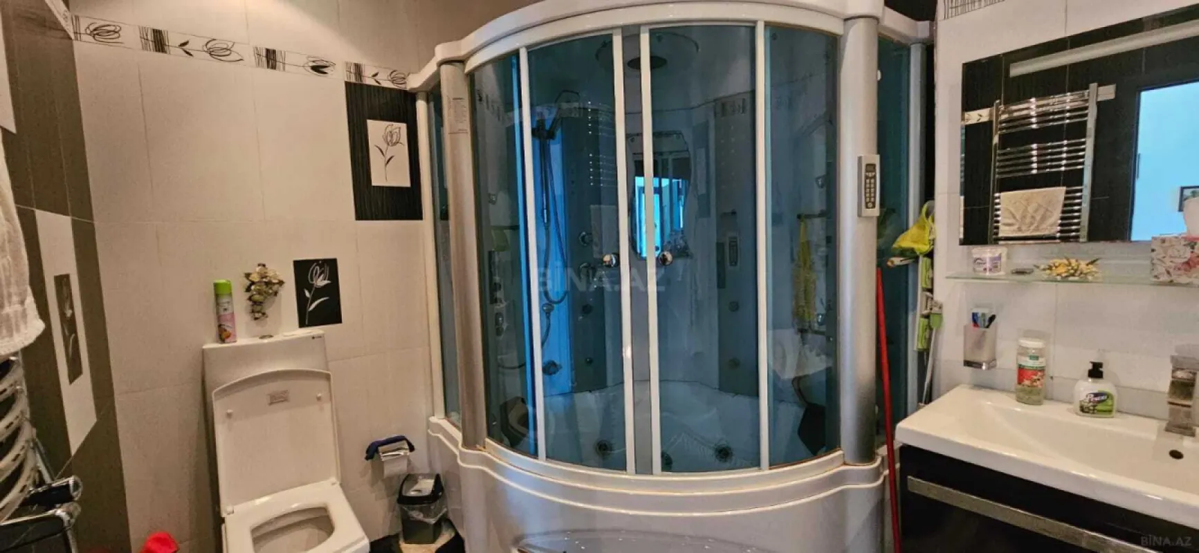 Satılır 3 otaqlı mənzil 137 m²