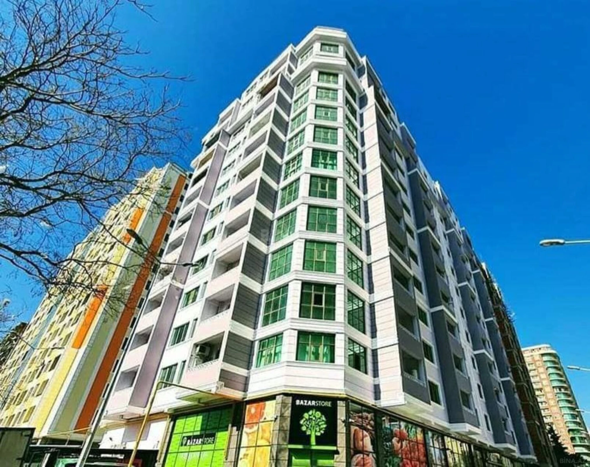 Satılır 4 otaqlı mənzil 170 m²