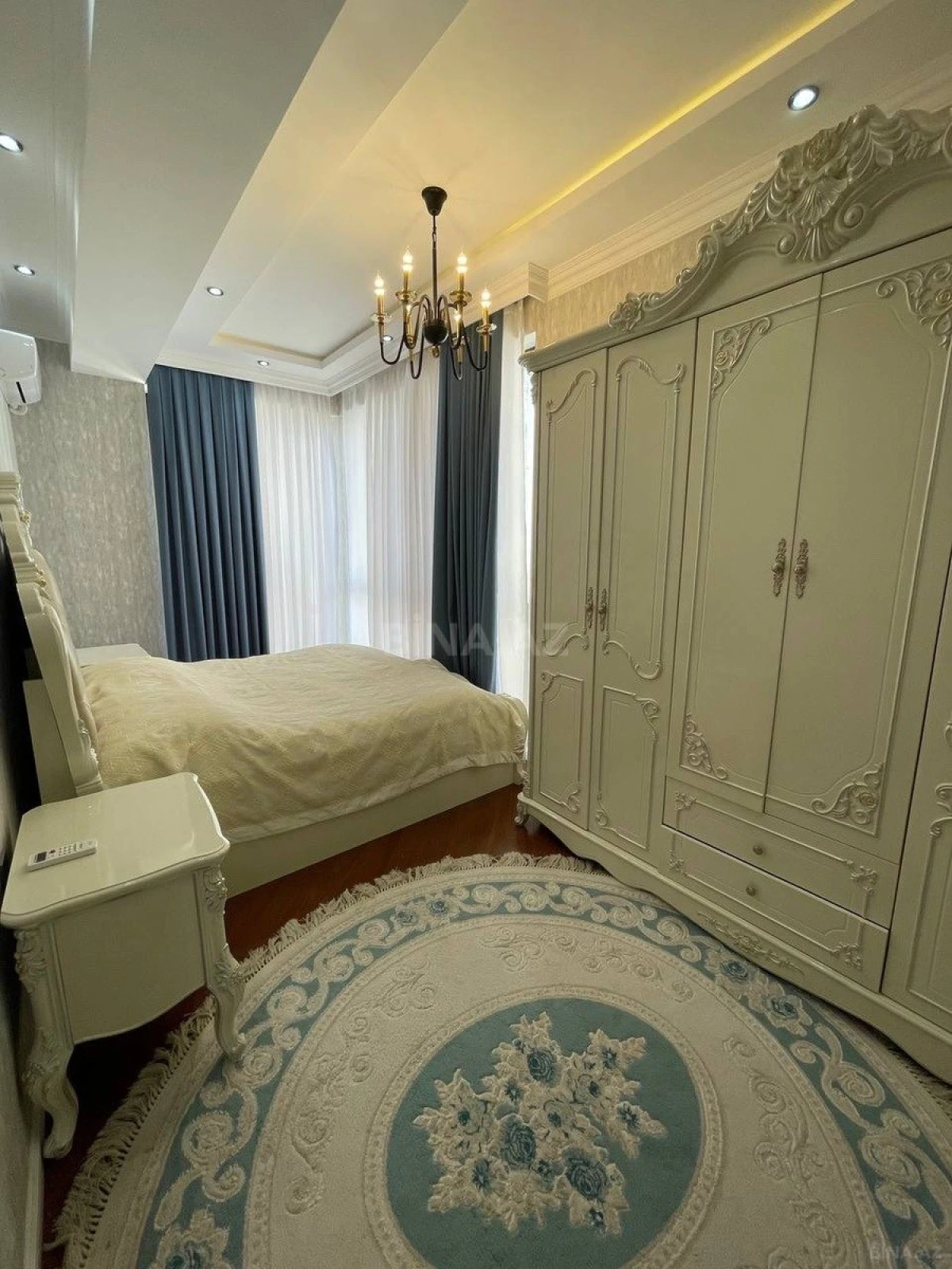 Satılır 3 otaqlı mənzil 120 m²