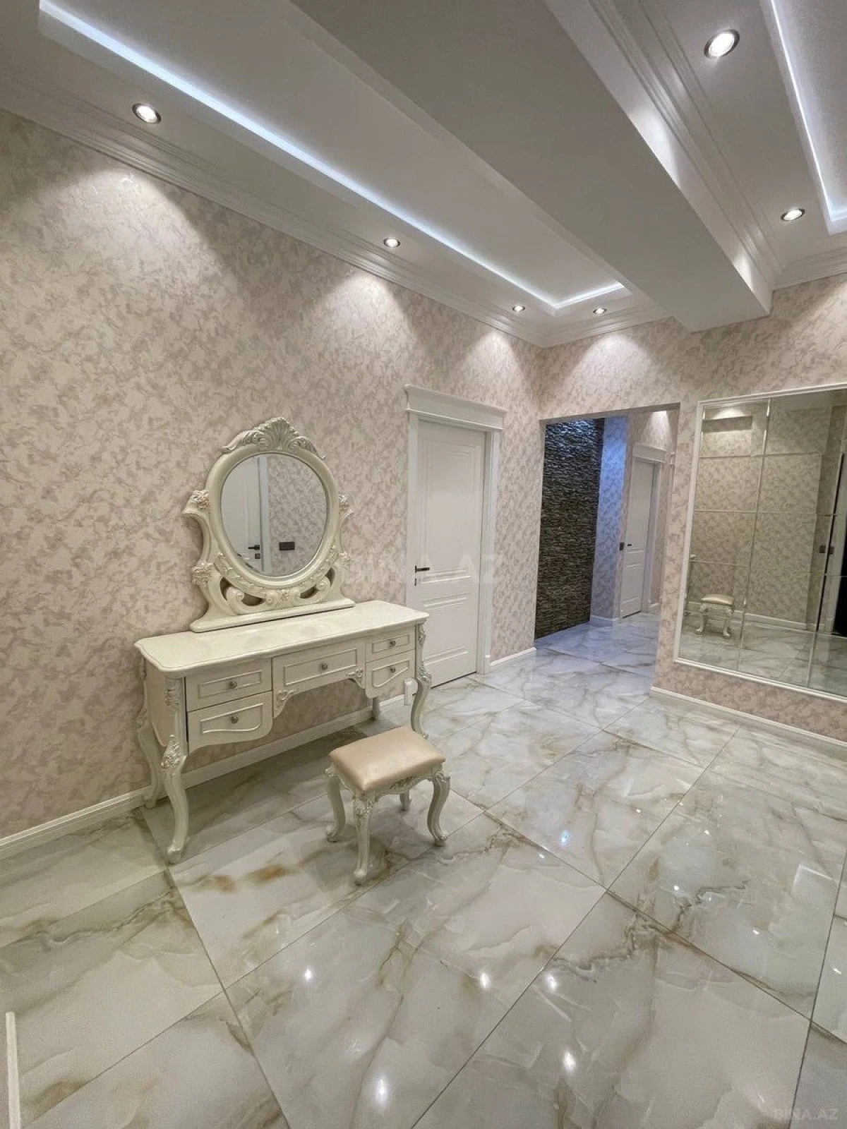 Satılır 3 otaqlı mənzil 120 m²