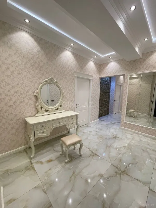 Satılır 3 otaqlı mənzil 120 m²