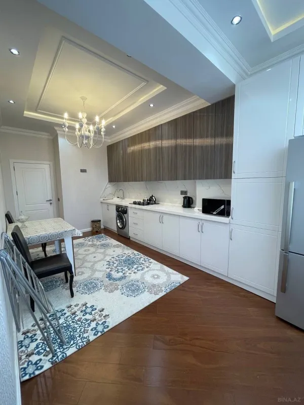 Satılır 3 otaqlı mənzil 120 m²