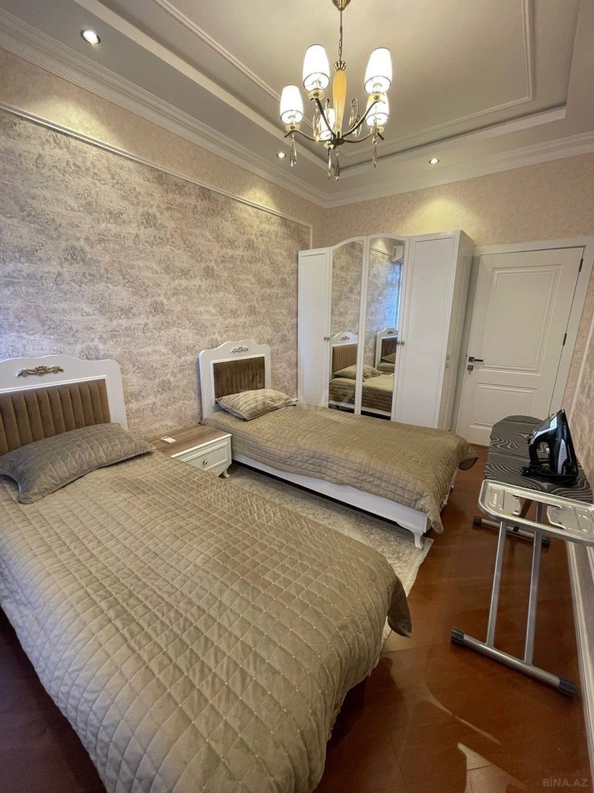 Satılır 3 otaqlı mənzil 120 m²