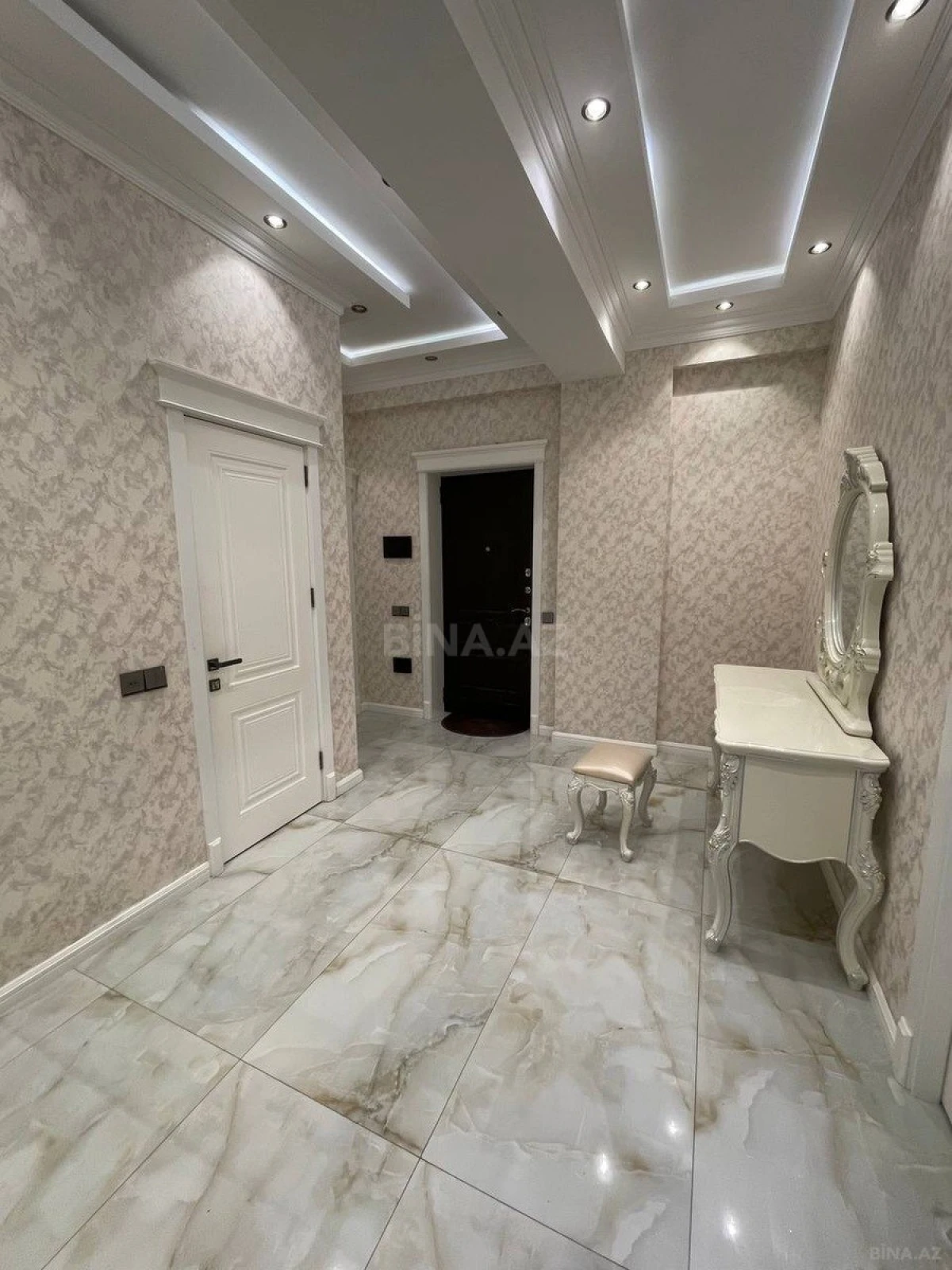 Satılır 3 otaqlı mənzil 120 m²