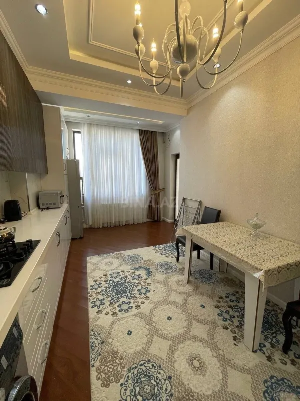 Satılır 3 otaqlı mənzil 120 m²