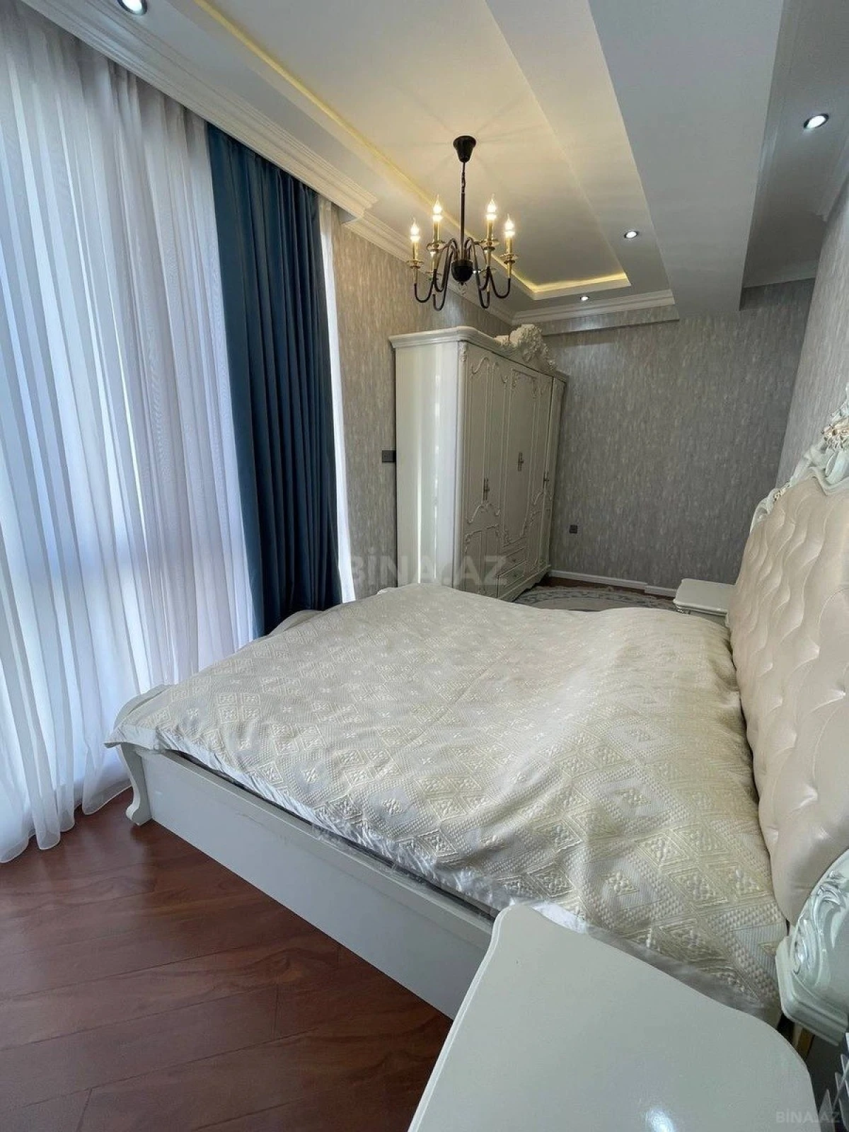 Satılır 3 otaqlı mənzil 120 m²