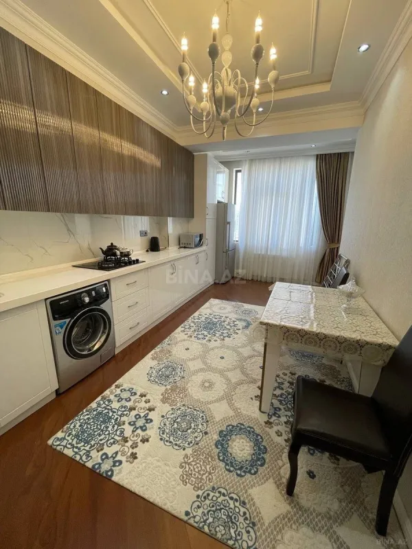 Satılır 3 otaqlı mənzil 120 m²