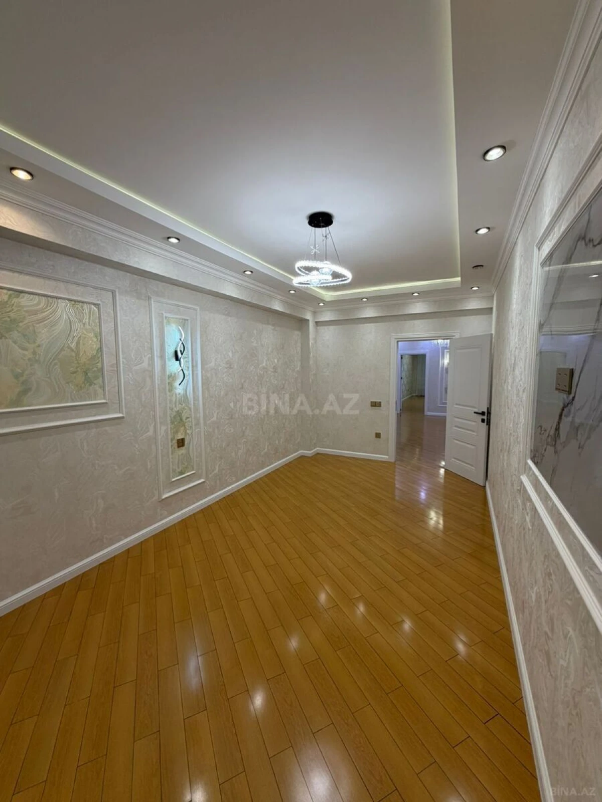 Satılır 3 otaqlı mənzil 150 m²