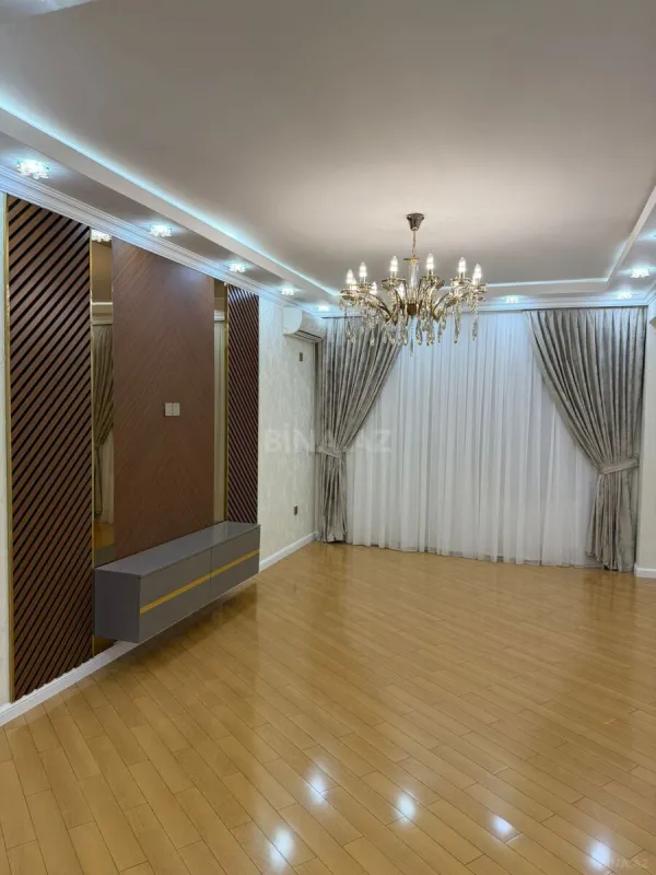 Satılır 3 otaqlı mənzil 150 m²