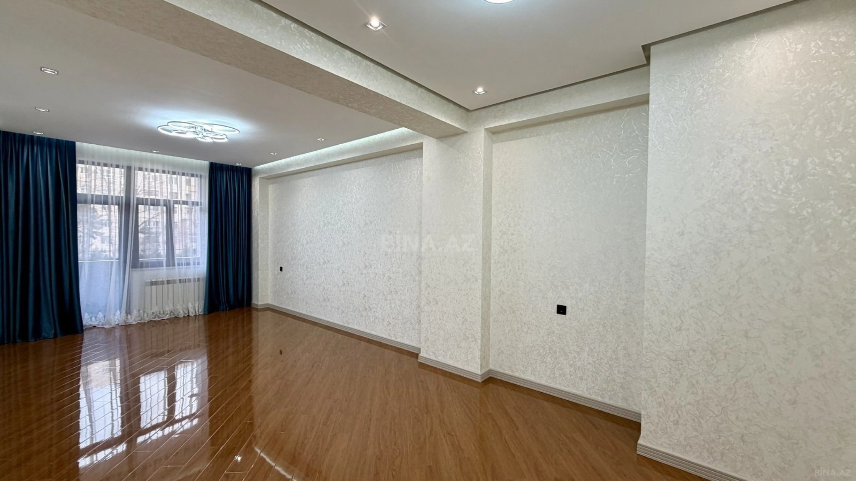 Satılır 3 otaqlı mənzil 144 m²