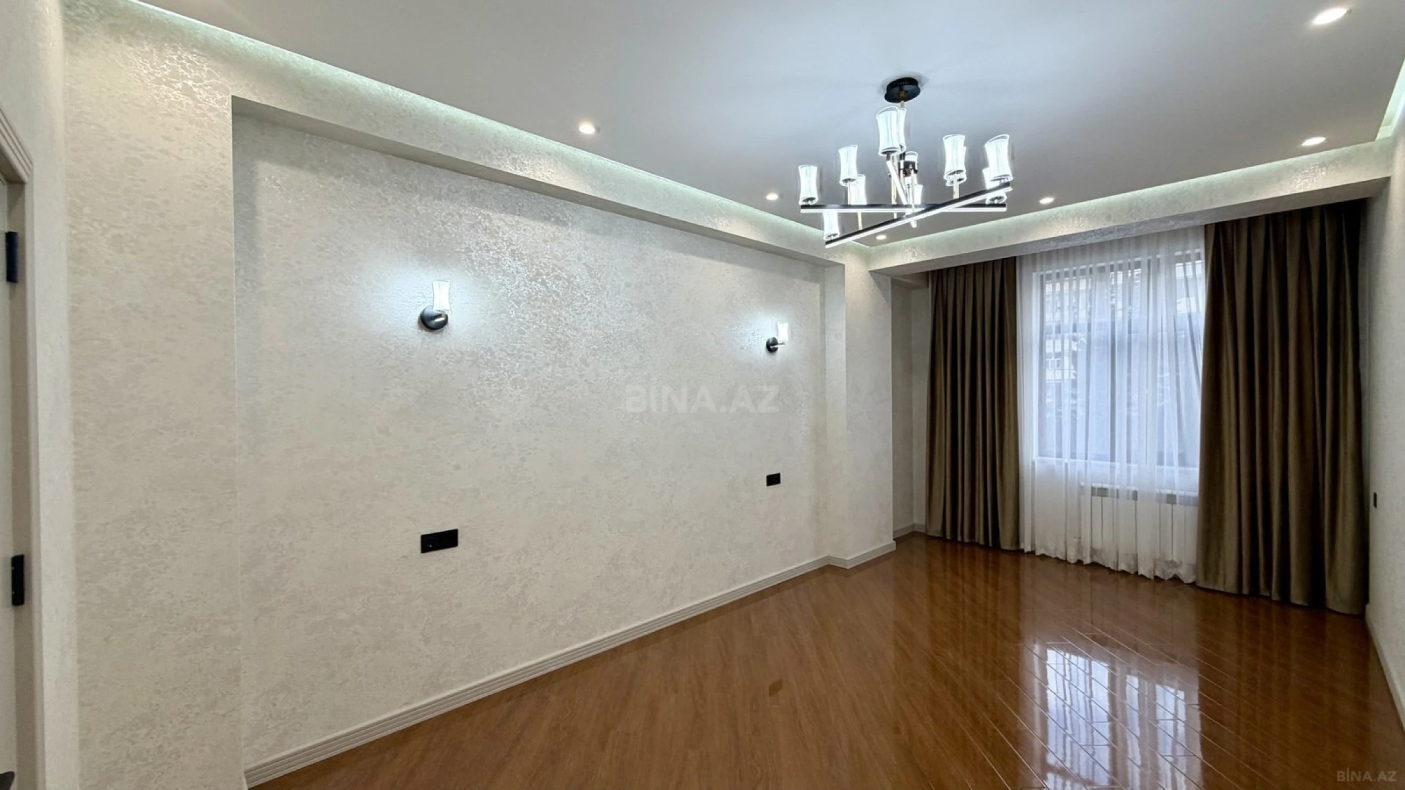 Satılır 3 otaqlı mənzil 144 m²