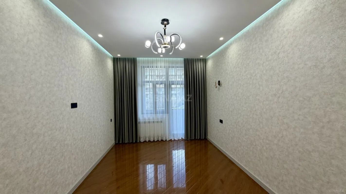 Satılır 3 otaqlı mənzil 144 m²