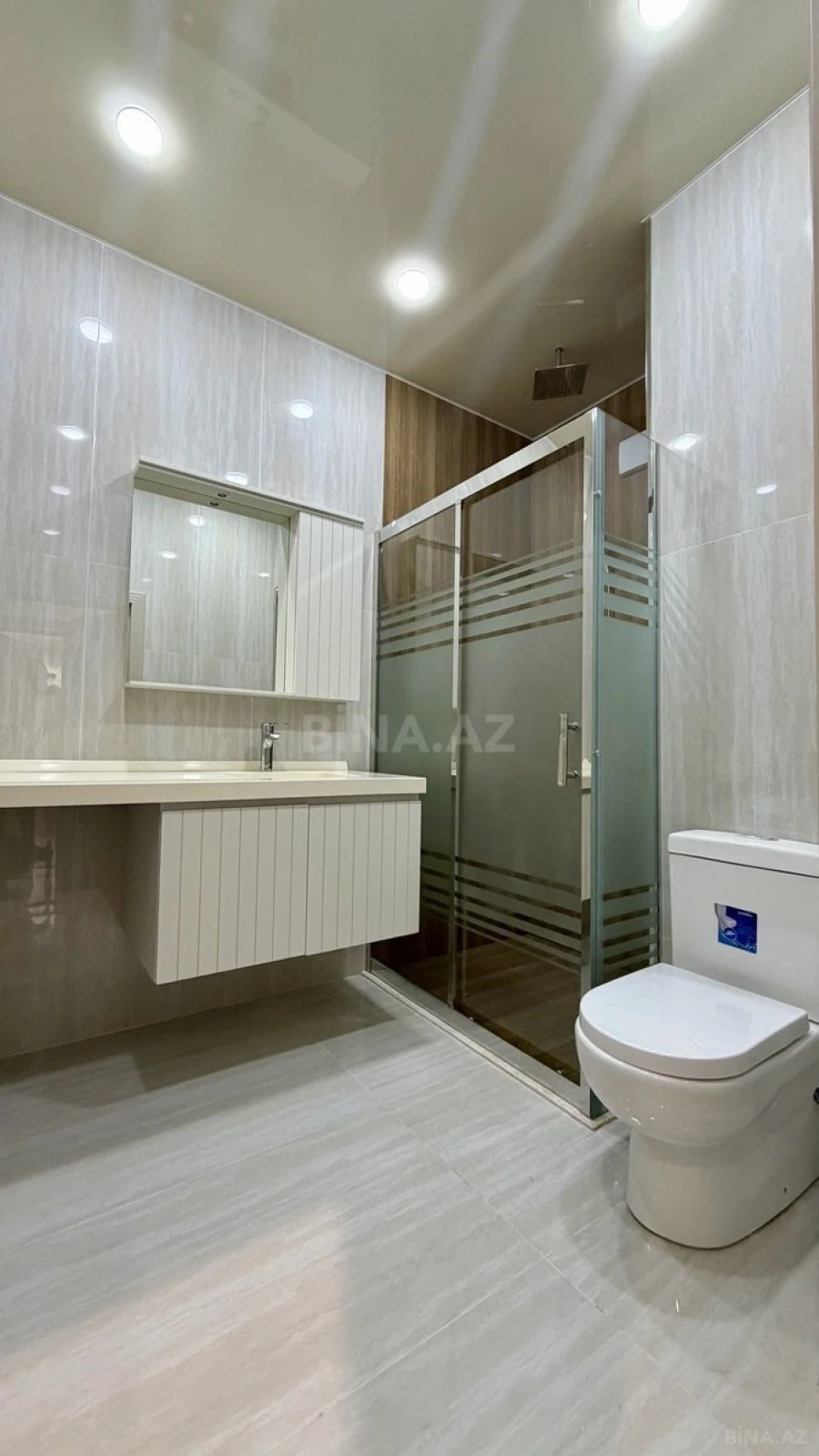 Satılır 3 otaqlı mənzil 144 m²