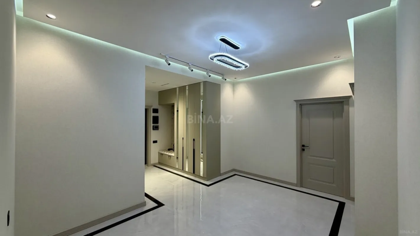 Satılır 3 otaqlı mənzil 144 m²
