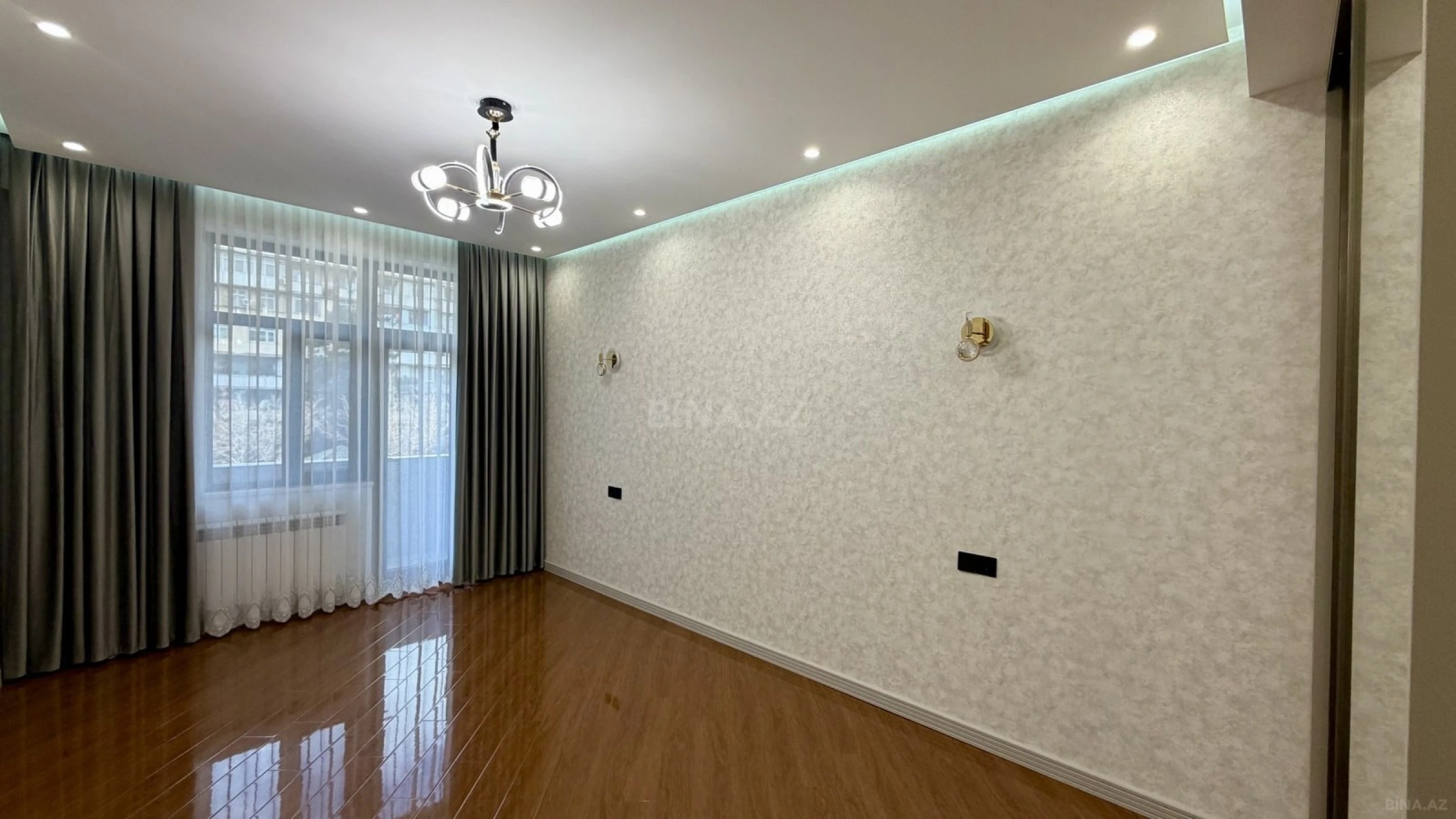 Satılır 3 otaqlı mənzil 144 m²