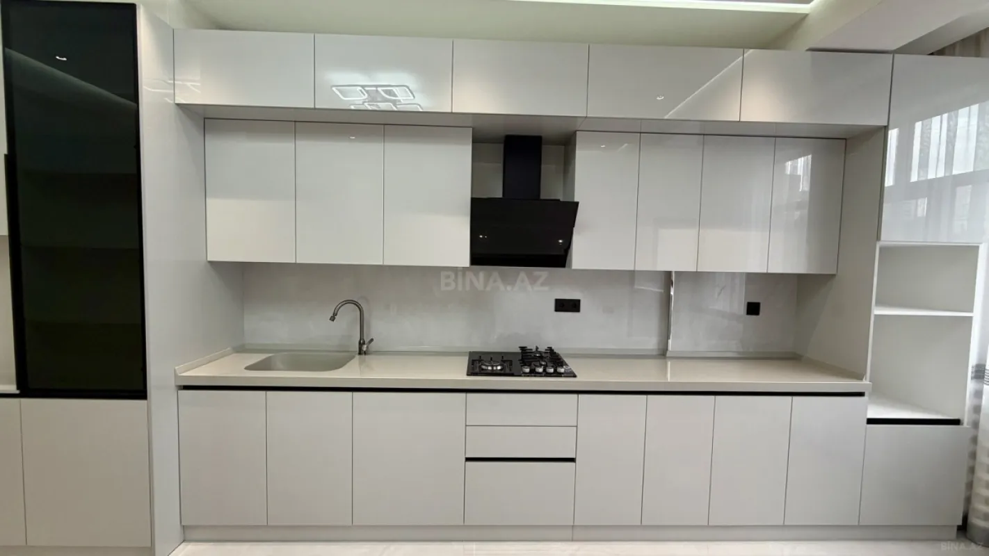 Satılır 3 otaqlı mənzil 144 m²