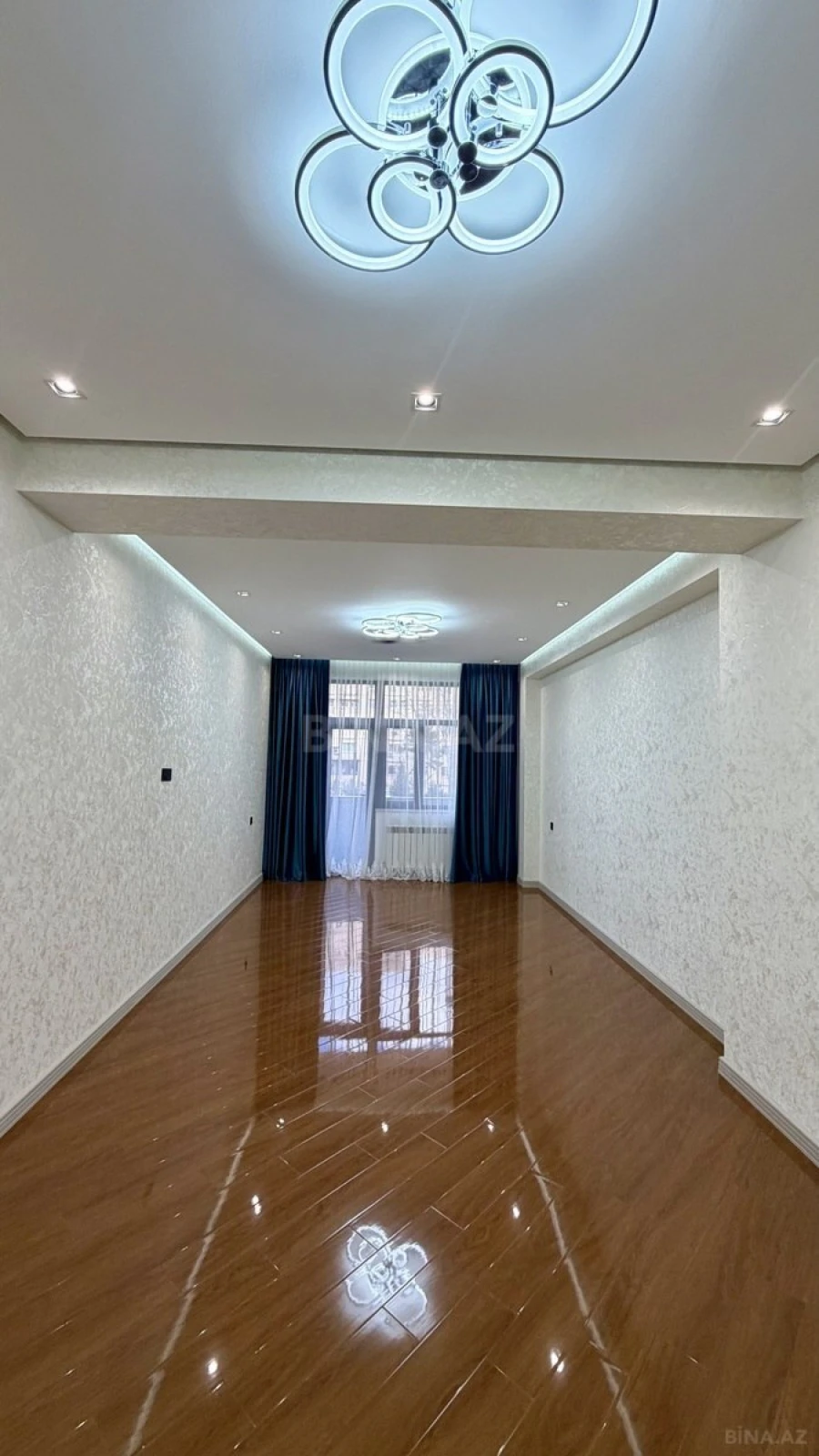 Satılır 3 otaqlı mənzil 144 m²