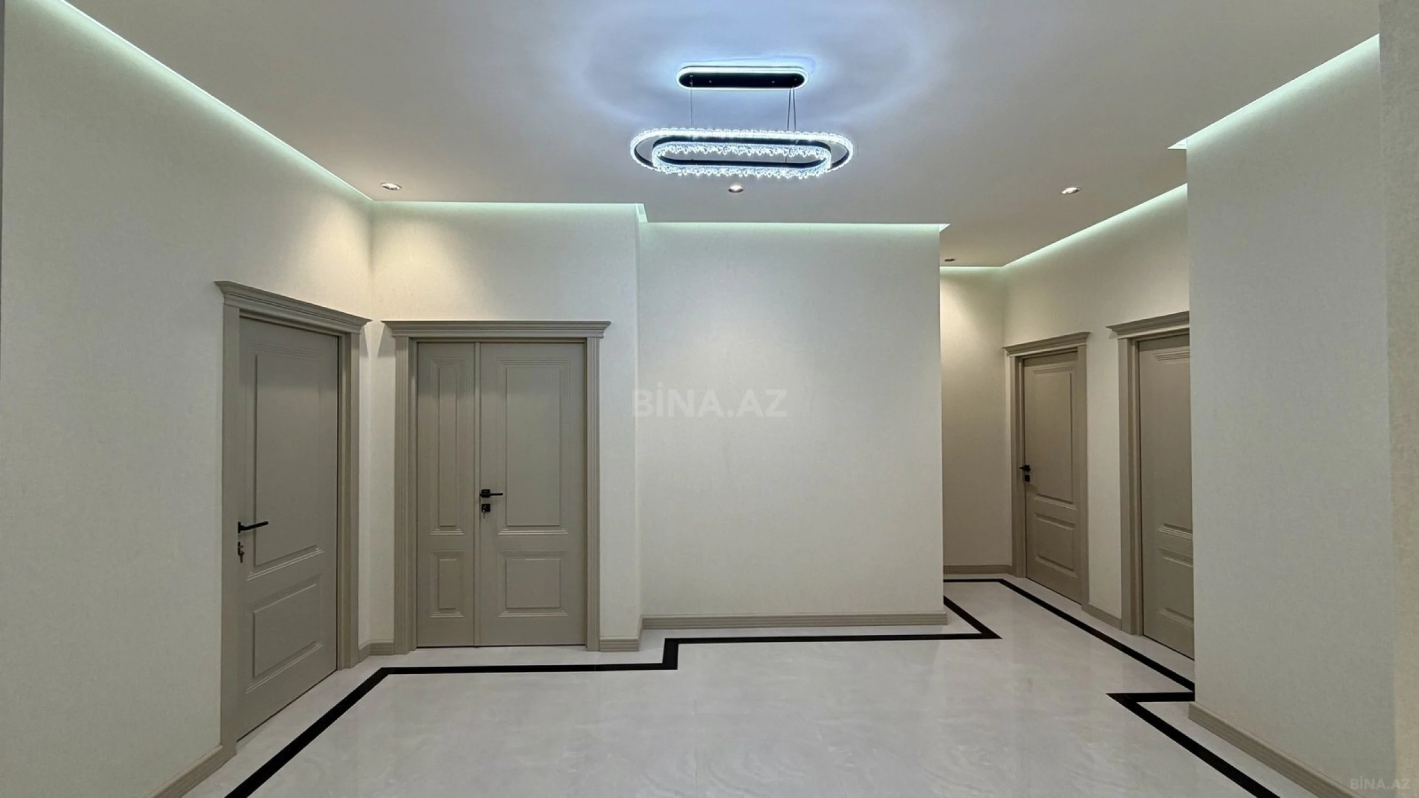 Satılır 3 otaqlı mənzil 144 m²