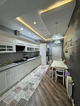 Satılır 4 otaqlı mənzil 181 m²