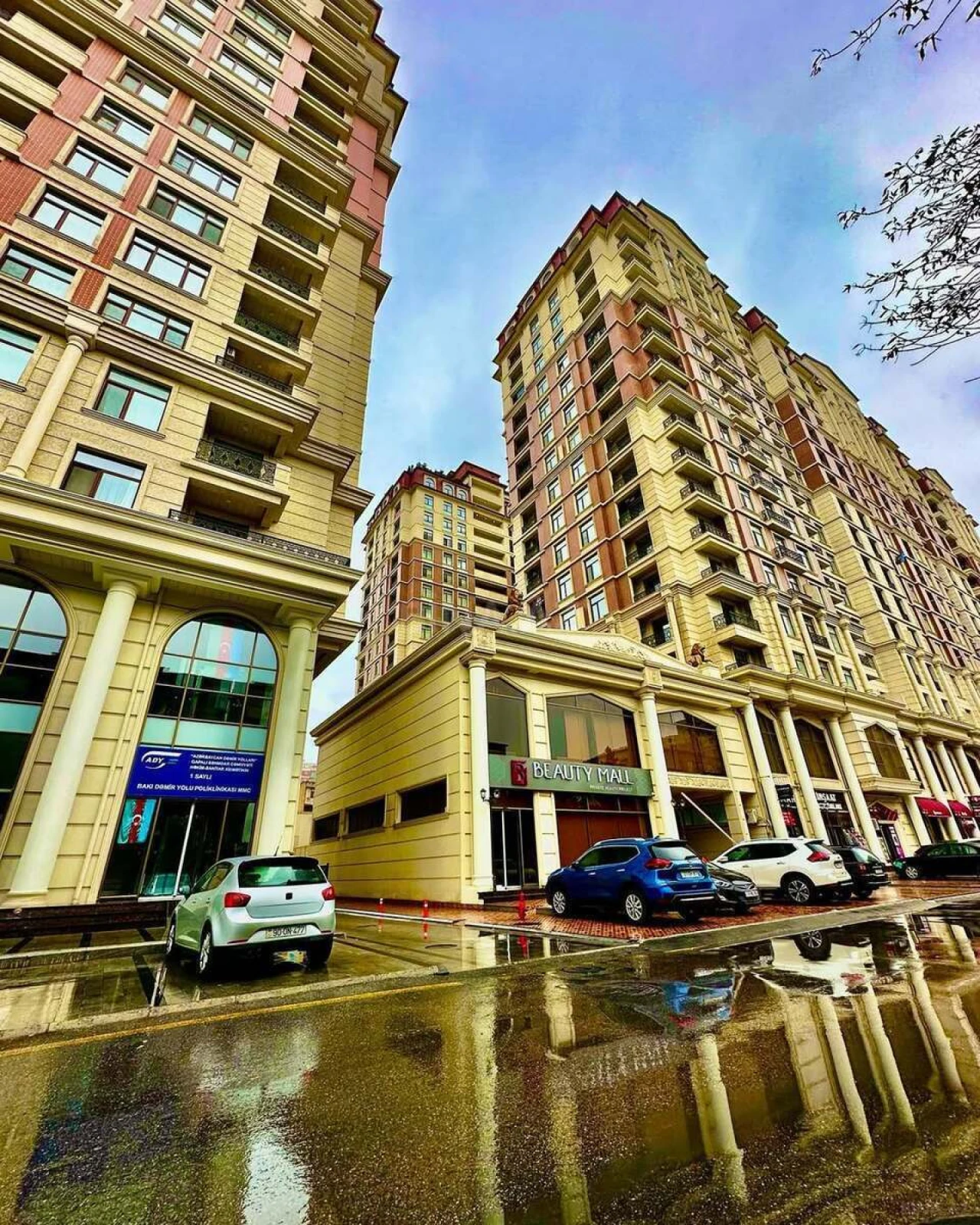 Satılır 4 otaqlı mənzil 181 m²