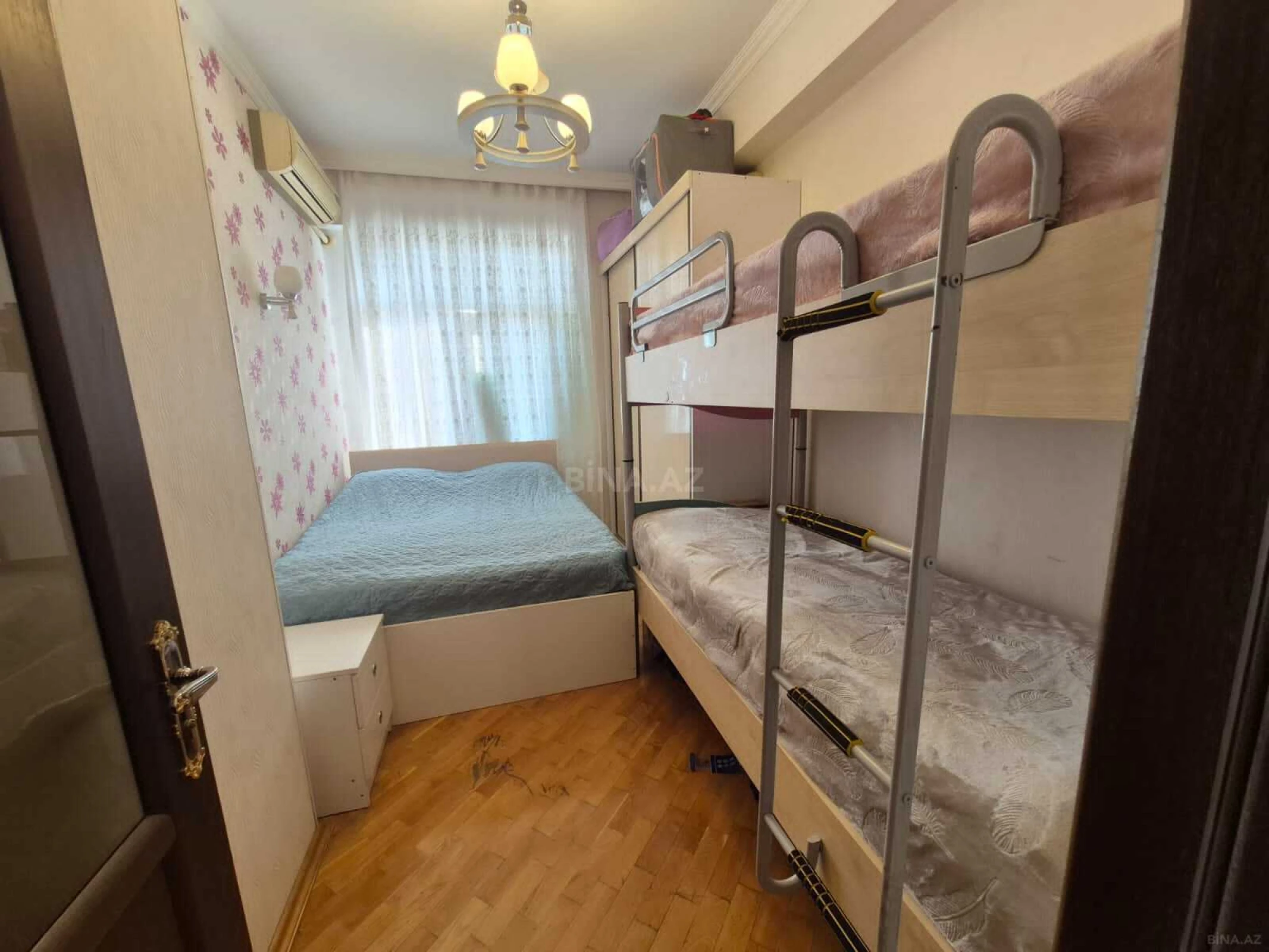 Satılır 2 otaqlı mənzil 57 m²