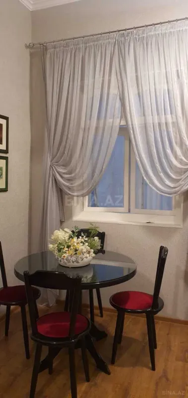 Kirayə verilir 2 otaqlı mənzil 60 m²