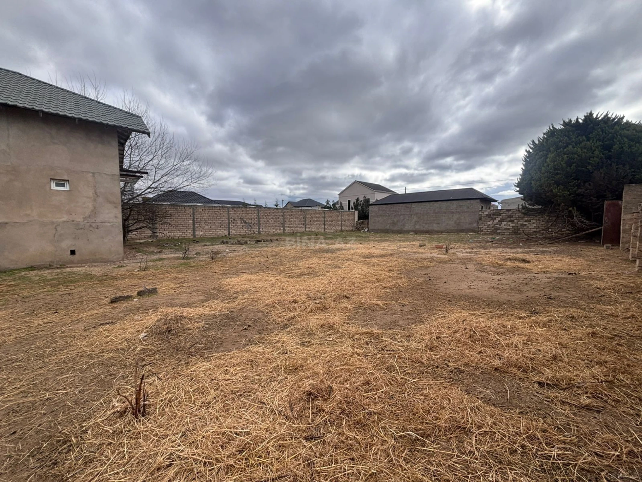 Satılır torpaq sahəsi 12 m²