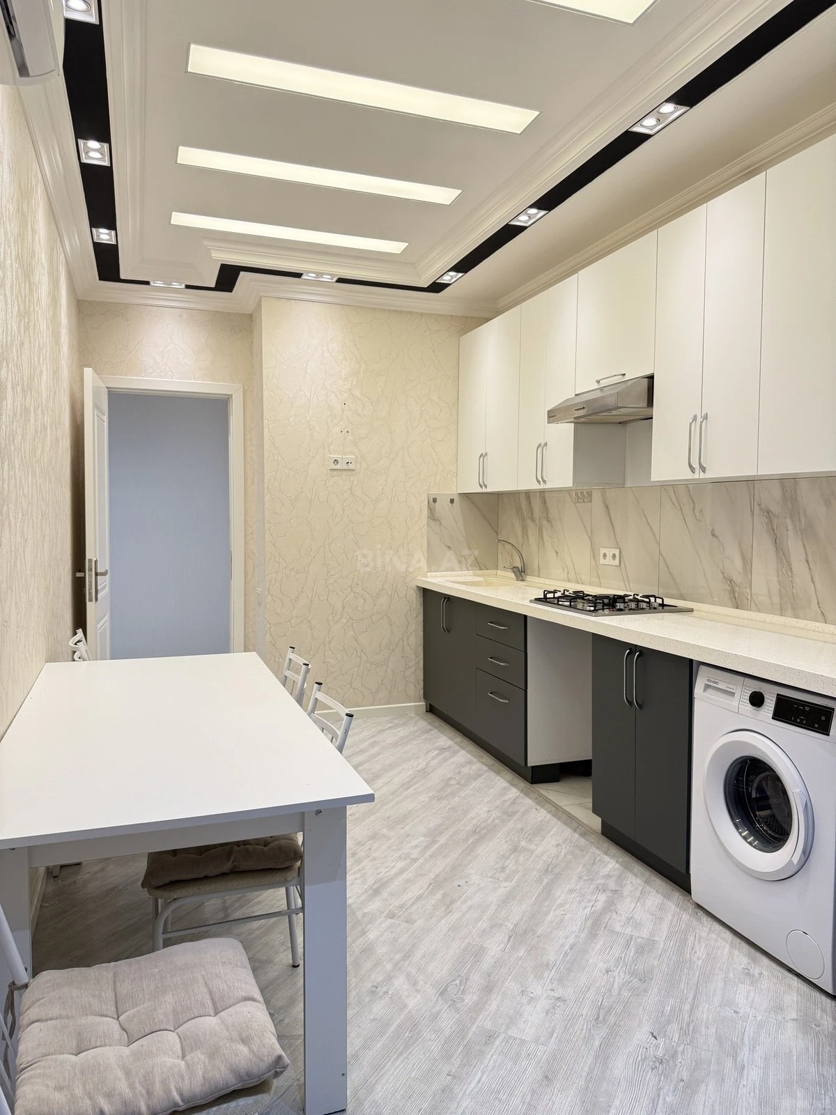 Kirayə verilir 3 otaqlı mənzil 124 m²