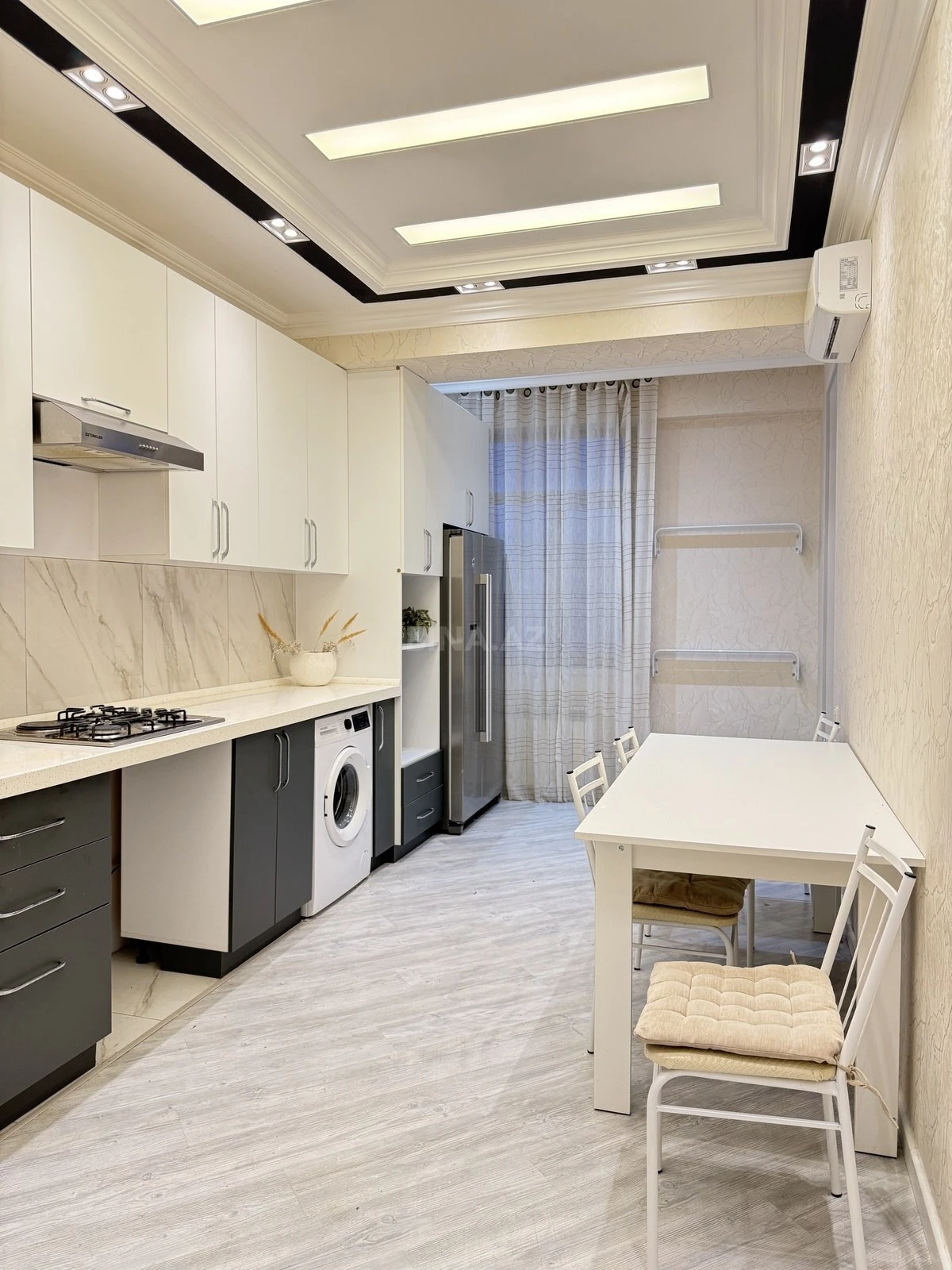 Kirayə verilir 3 otaqlı mənzil 124 m²