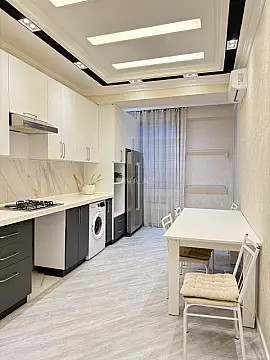 Kirayə verilir 3 otaqlı mənzil 124 m² — Bakı, İnşaatçılar 3 otaq 124.00 m²