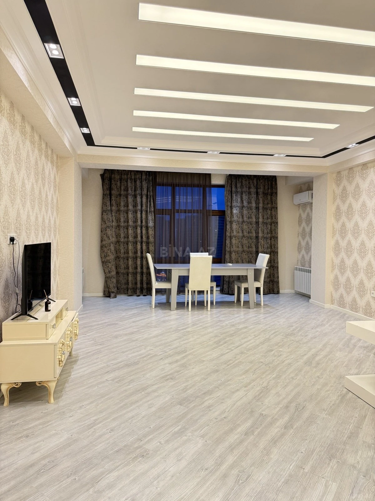 Kirayə verilir 3 otaqlı mənzil 124 m²