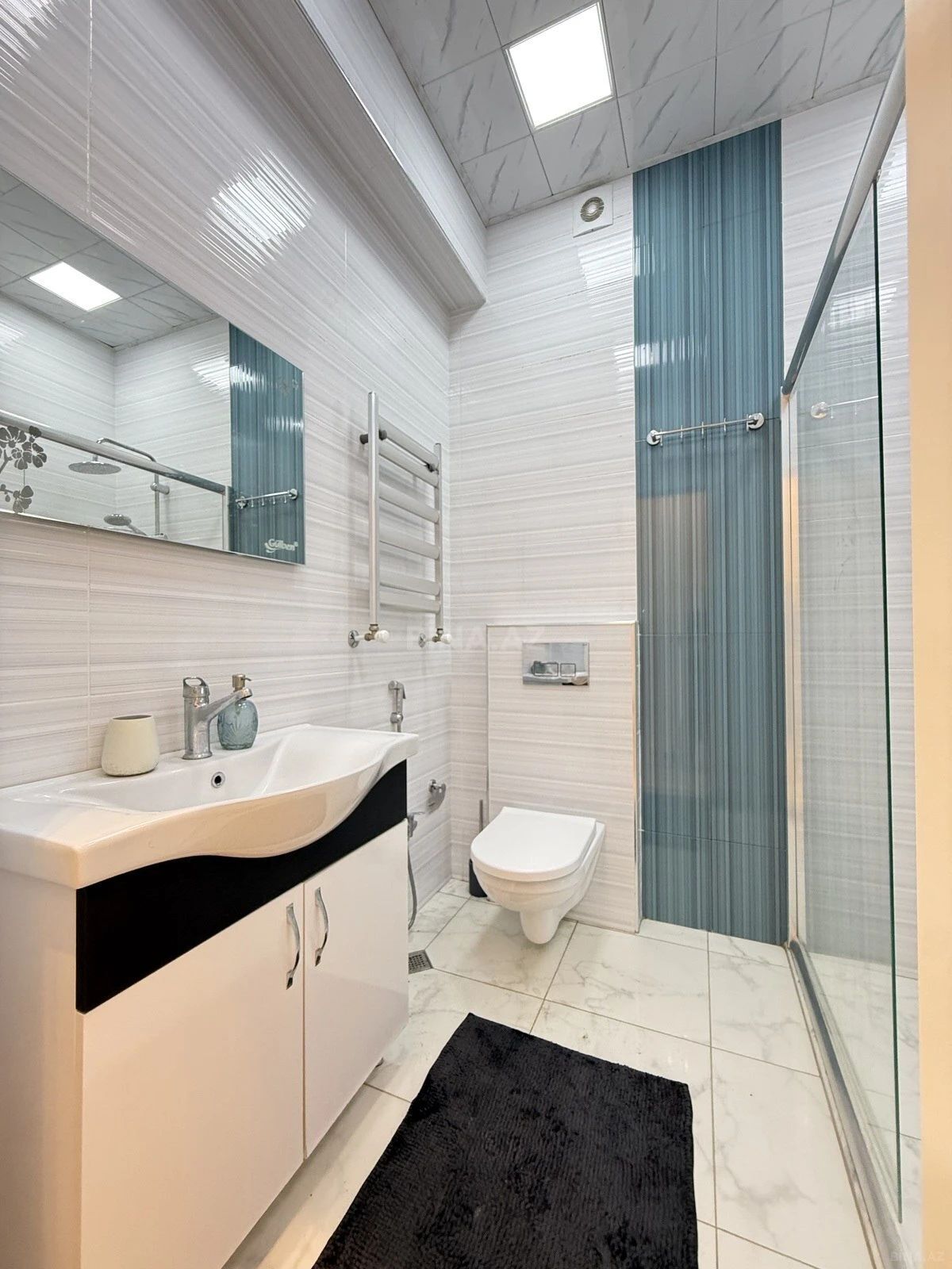 Kirayə verilir 3 otaqlı mənzil 124 m²