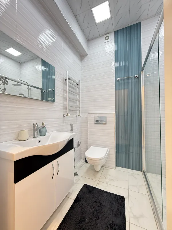 Kirayə verilir 3 otaqlı mənzil 124 m²