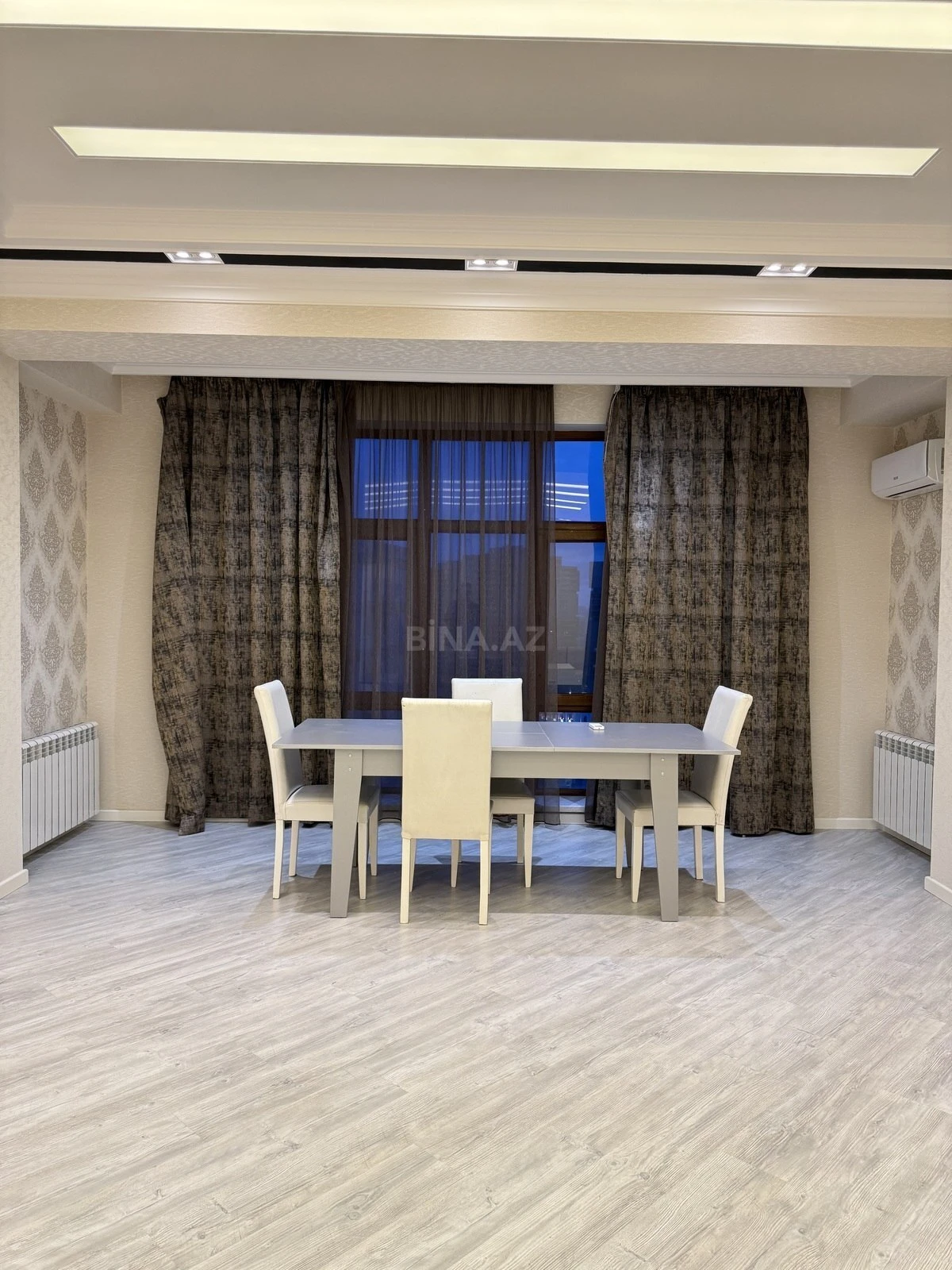 Kirayə verilir 3 otaqlı mənzil 124 m²