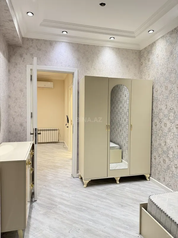 Kirayə verilir 3 otaqlı mənzil 124 m²
