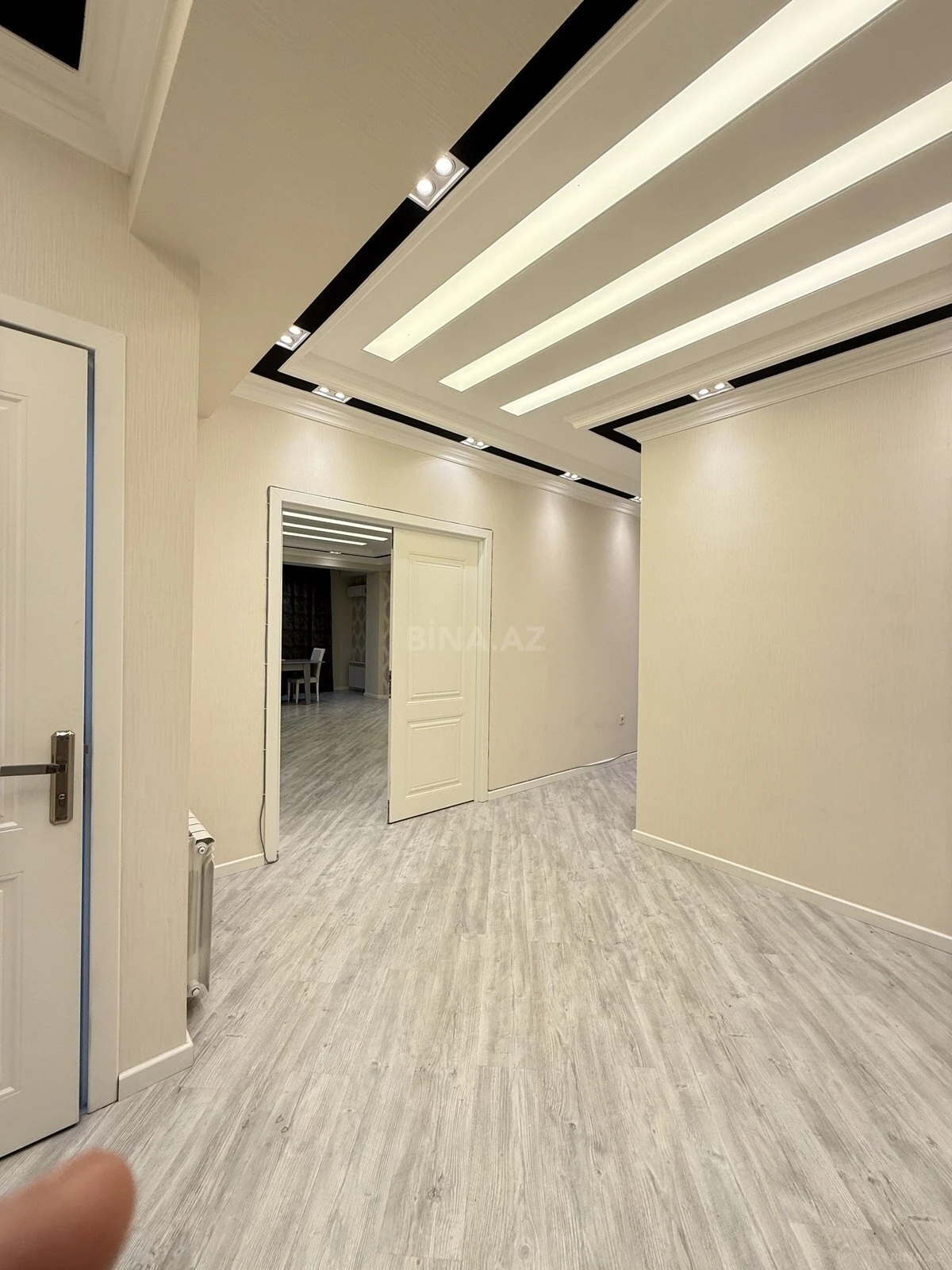 Kirayə verilir 3 otaqlı mənzil 124 m²