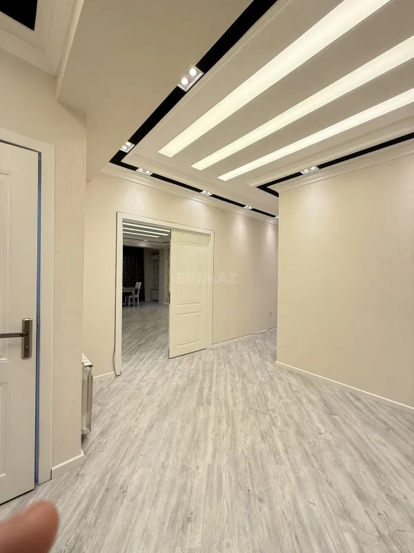Kirayə verilir 3 otaqlı mənzil 124 m²