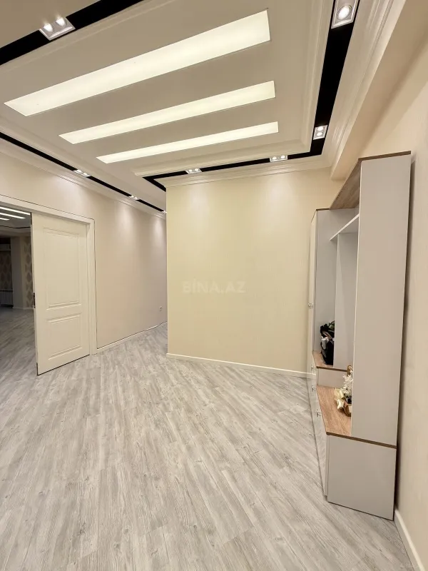 Kirayə verilir 3 otaqlı mənzil 124 m²