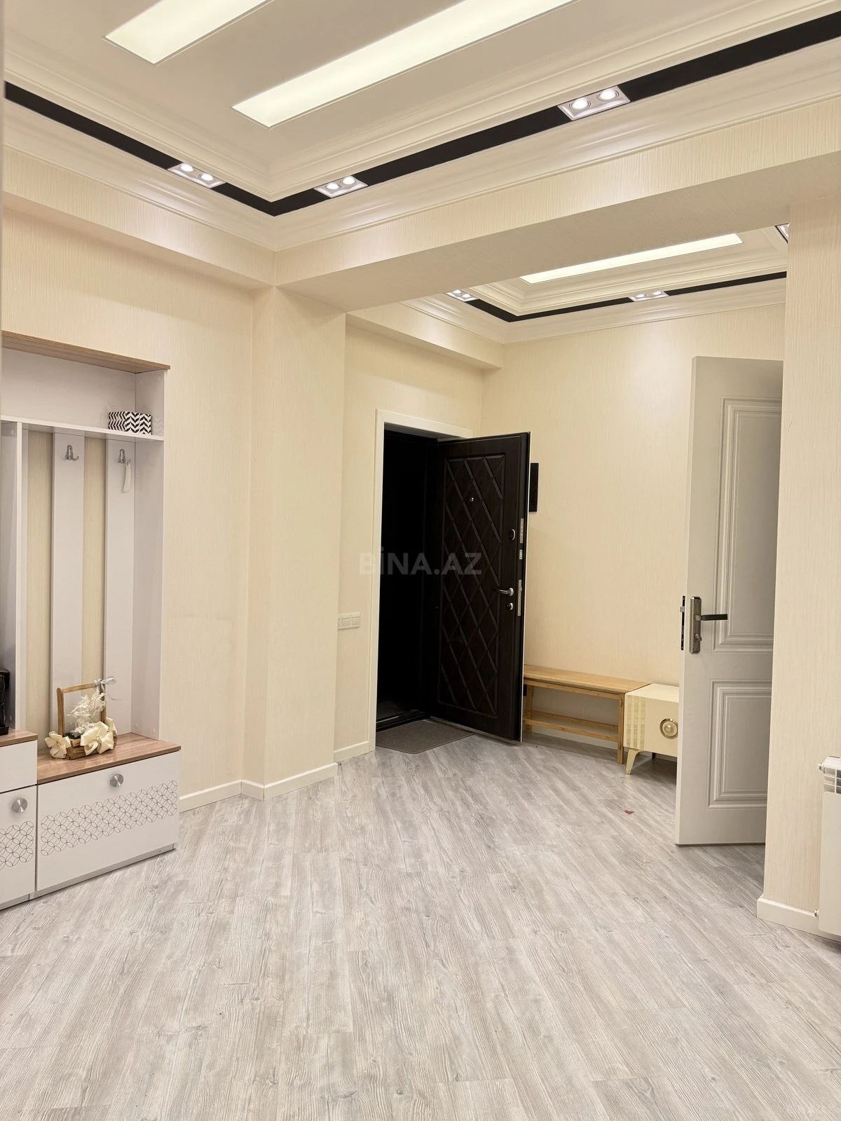 Kirayə verilir 3 otaqlı mənzil 124 m²