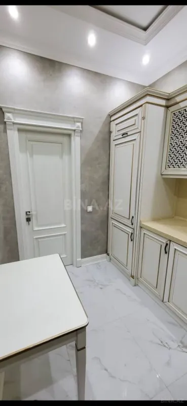 Satılır 3 otaqlı mənzil 110 m²
